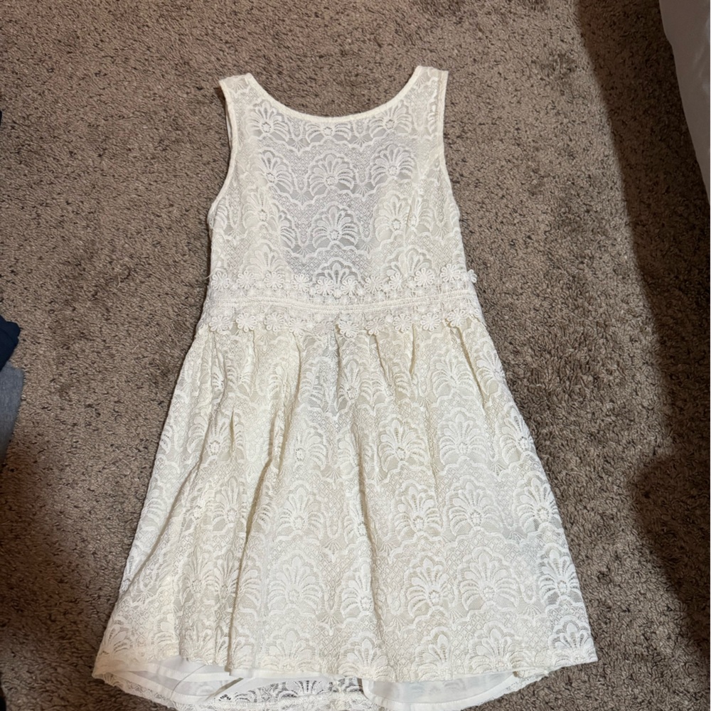 Forever 21 Cream Lace Strapless Dress